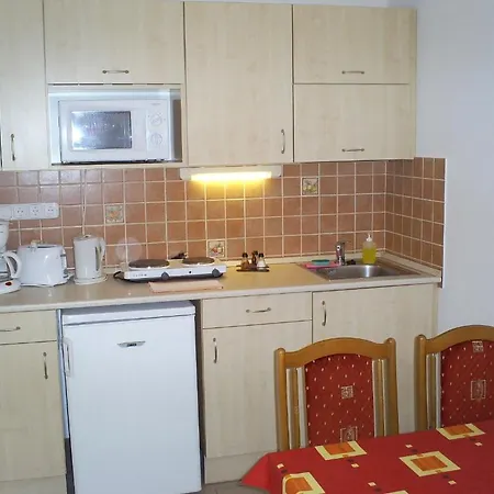 Andrea アパート ザラカロシュ